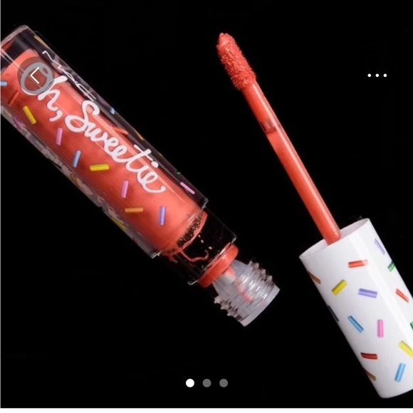 MAC Cosmetics Oh, Sweetie Lip Gloss - Creamy Peach Pie - Picture 1 of 2